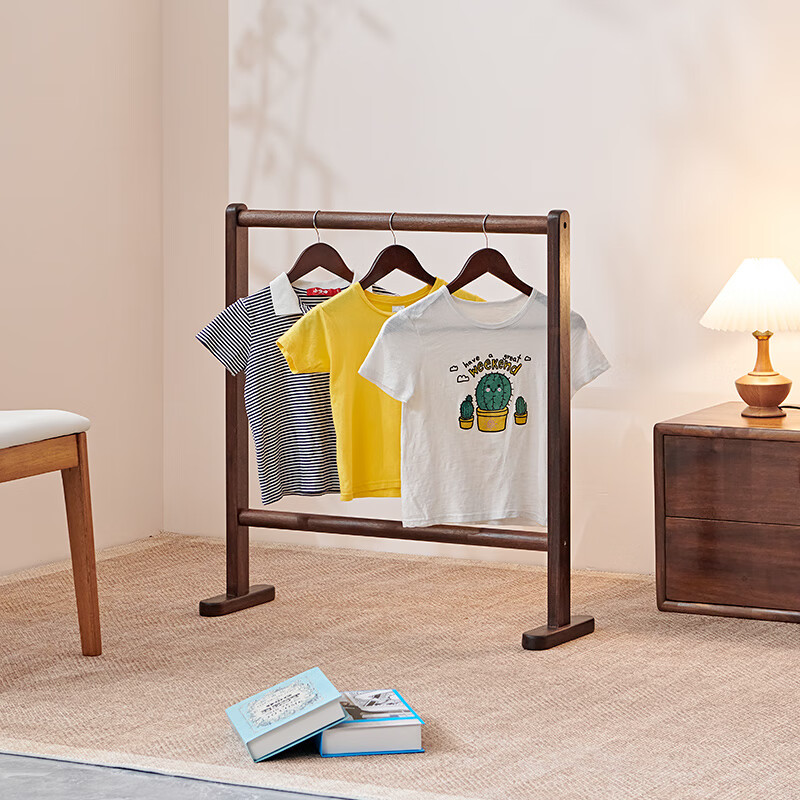 融自然與現代于一體 美雪兒定制黑胡桃木衣帽架的實用美學